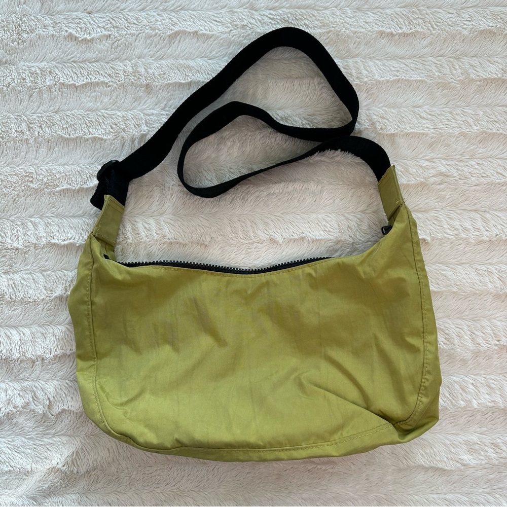 BAGGU Medium Crossbody Bag